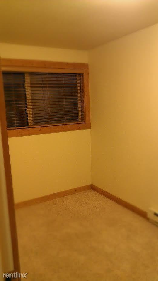 750 Powderhorn Ln - Photo 3 of 8