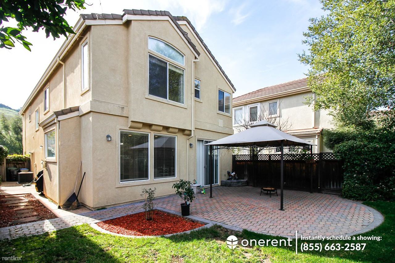 5277 Roxburghe Ct - Photo 3 of 21