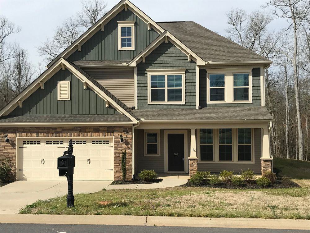 204 Hanster Dr - Photo 2 of 33