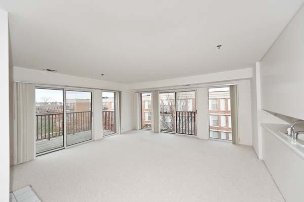 432 Kelburn Rd #322 - Photo 2 of 18