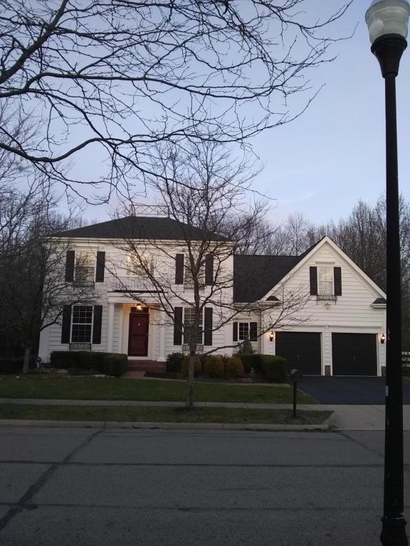 5130 Claridge Dr - Photo 3 of 31