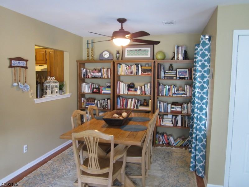 39 Ray Ct - Photo 2 of 13