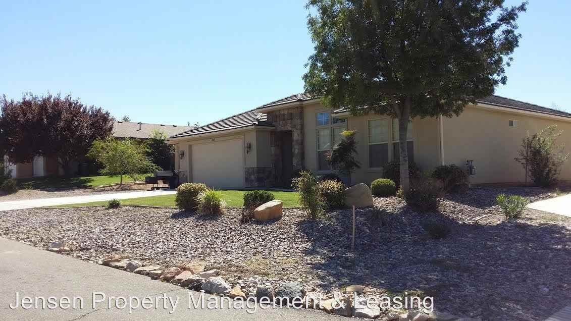 2986 Sandalwood Cir - Photo 2 of 2