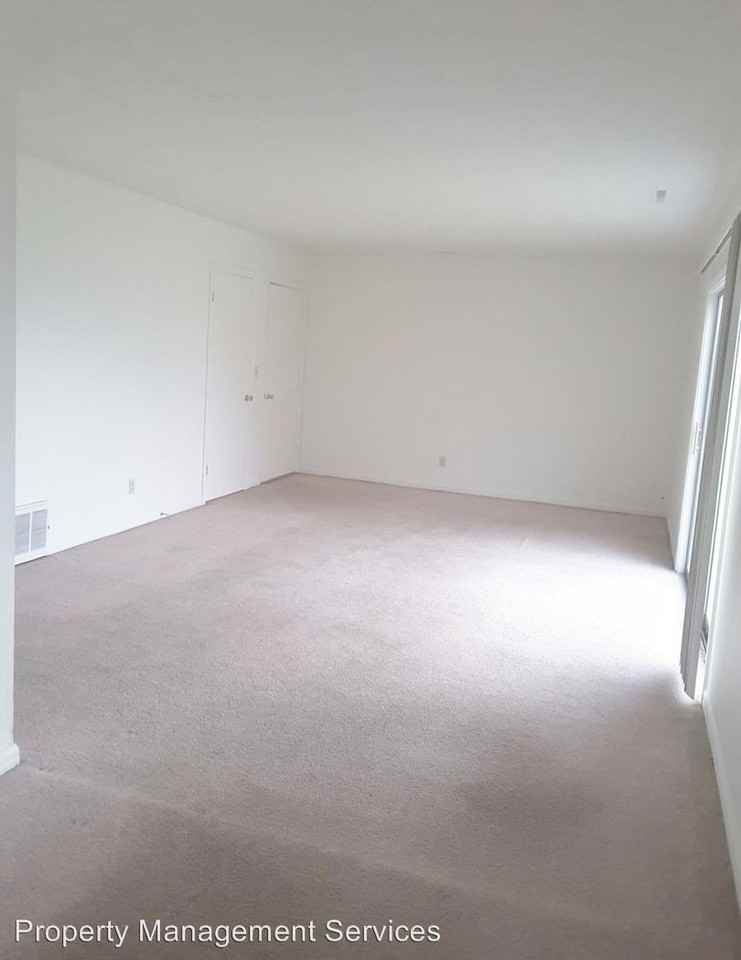 250 E Bristol St - Photo 3 of 10