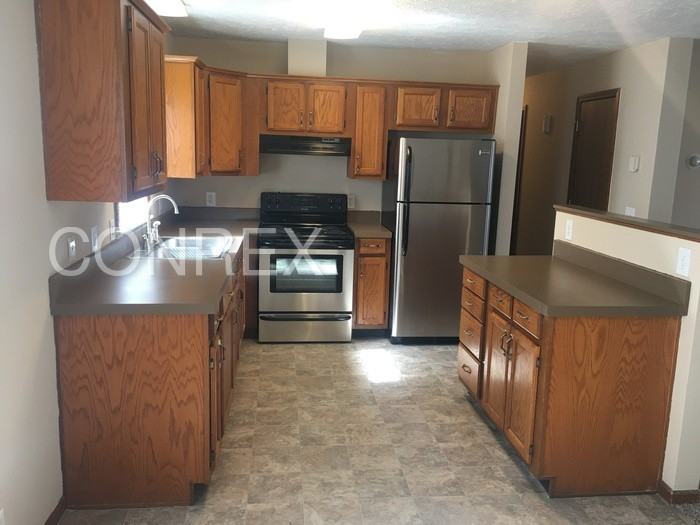 322 Michael Ave - Photo 3 of 7