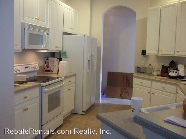 10599 Roundwood Glen Ct - Photo 3 of 28