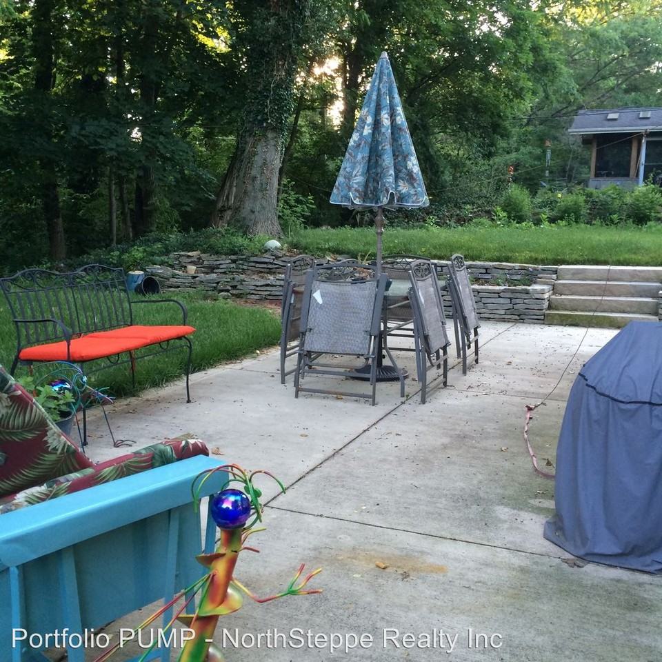 134 Wilson Dr - Photo 3 of 11