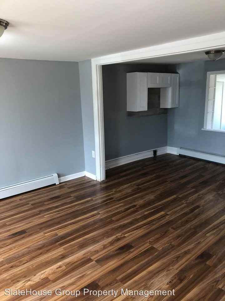 21 E Market St - Photo 2 of 10