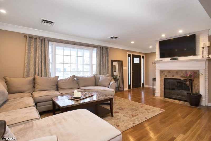 751 Stevens Ave - Photo 2 of 14