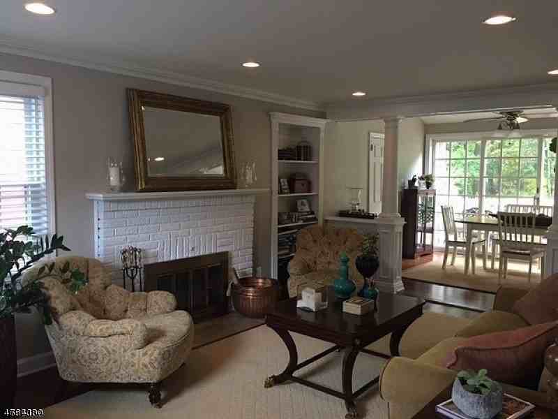 842 Summit Ave - Photo 2 of 19