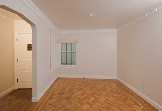 3019 Broderick St - Photo 3 of 8