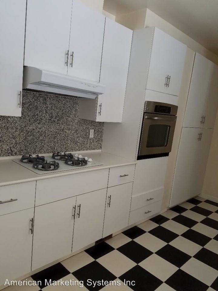 3235 Divisadero St - Photo 2 of 26