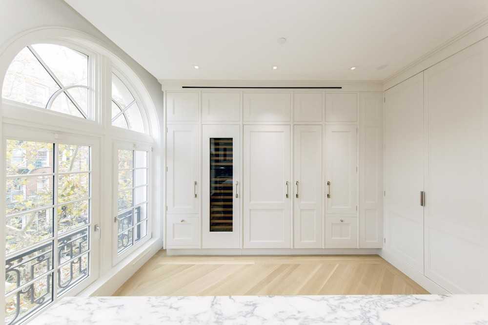 327 East 9th Street - Photo 3 of 43