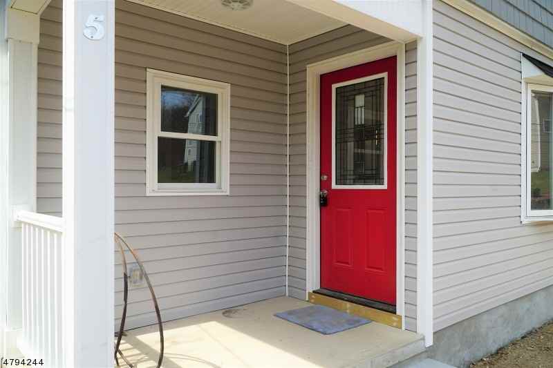 5 Sylvan Ln - Photo 2 of 24