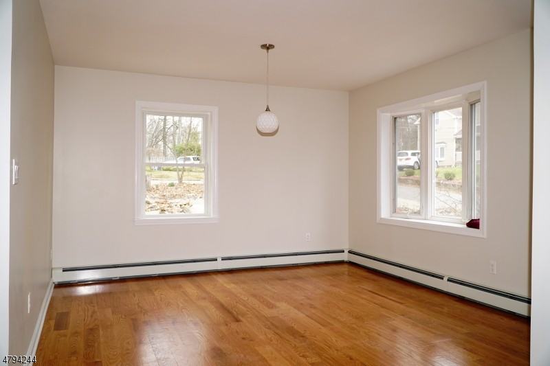 5 Sylvan Ln - Photo 3 of 24