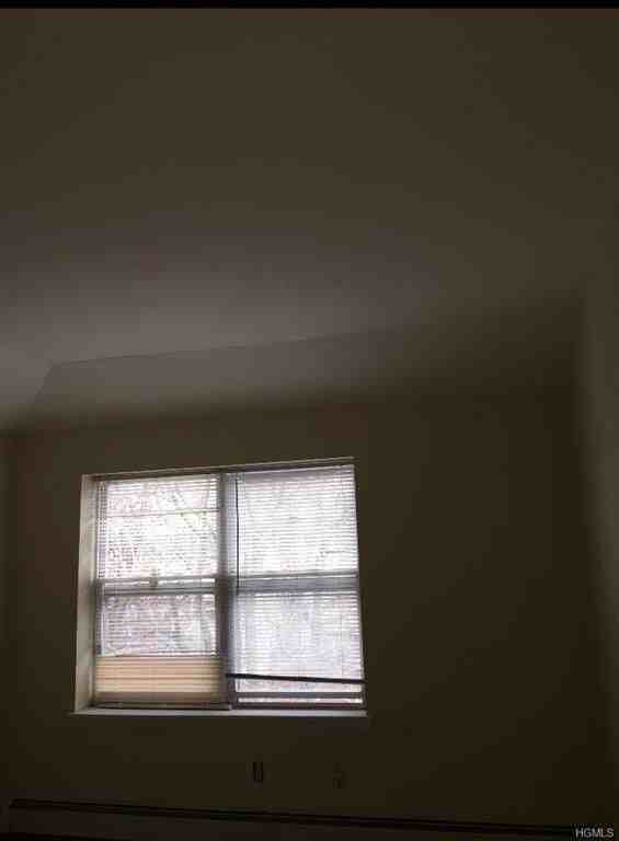 146-10 Farmers Boulevard - Photo 3 of 8