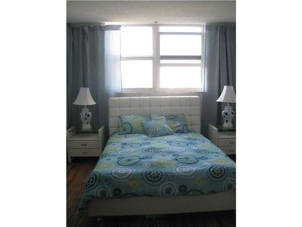 1505 N RIVERSIDE DR - Photo 2 of 15