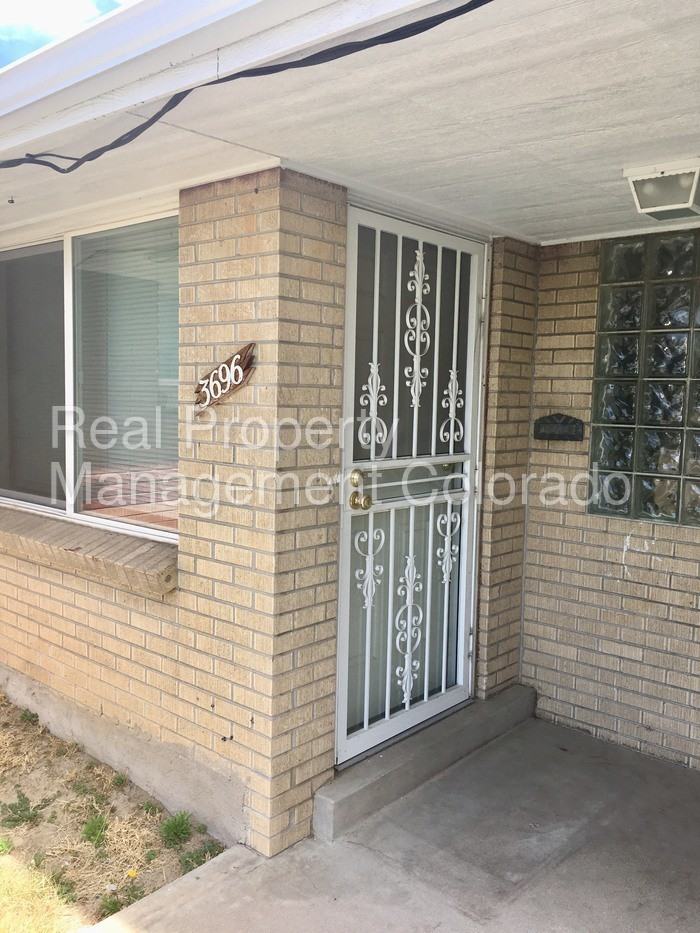 3696 Glencoe St - Photo 2 of 14