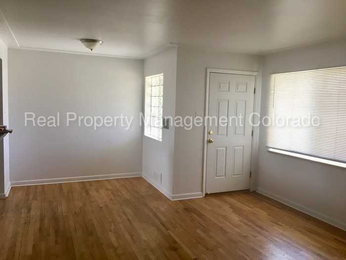 3696 Glencoe St - Photo 3 of 14