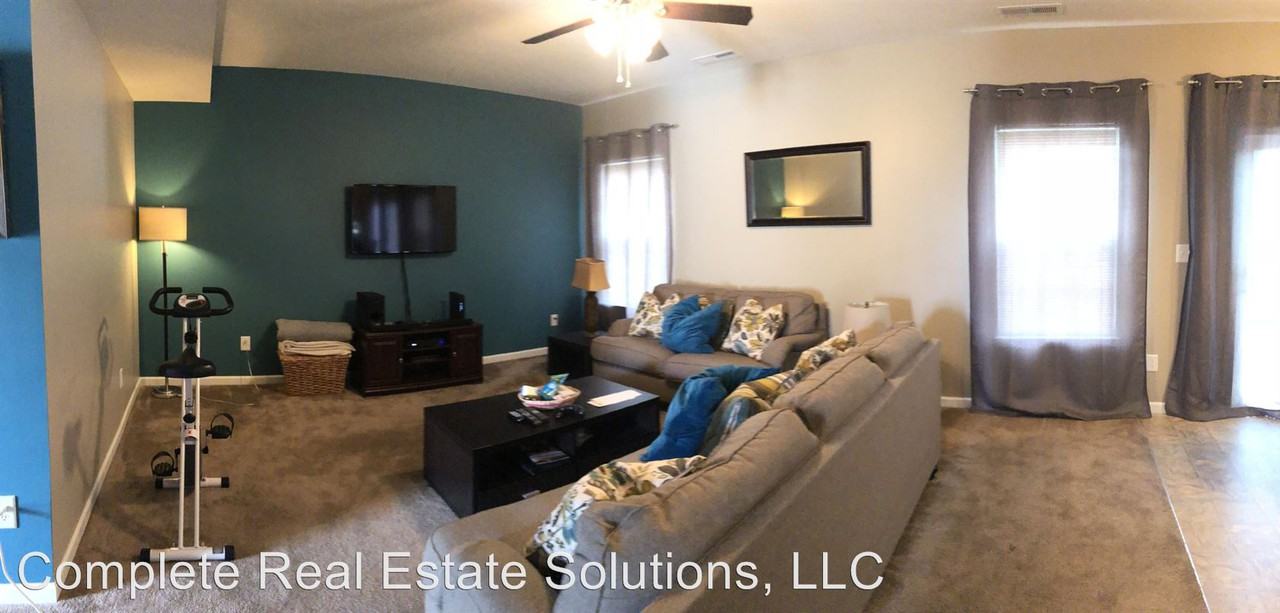 652 Classic Ln - Photo 3 of 11