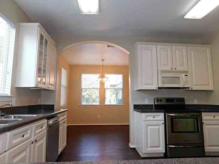 9901 Cherry Tree Ln - Photo 3 of 34