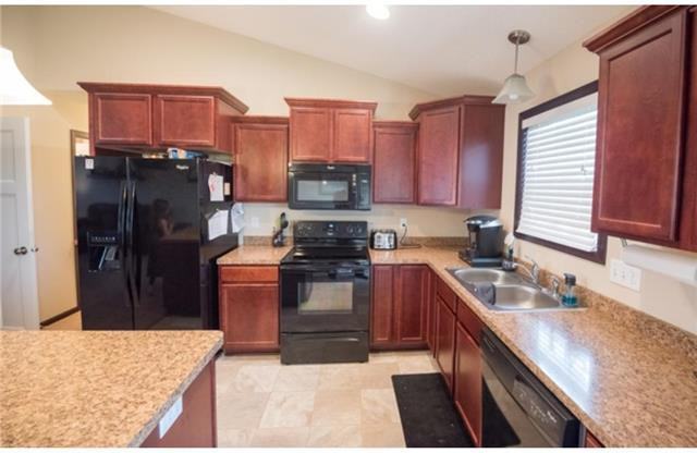 1803 10th St NE - Photo 2 of 13