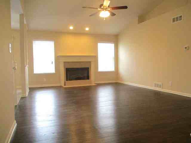1301 Primrose Ln - Photo 2 of 32