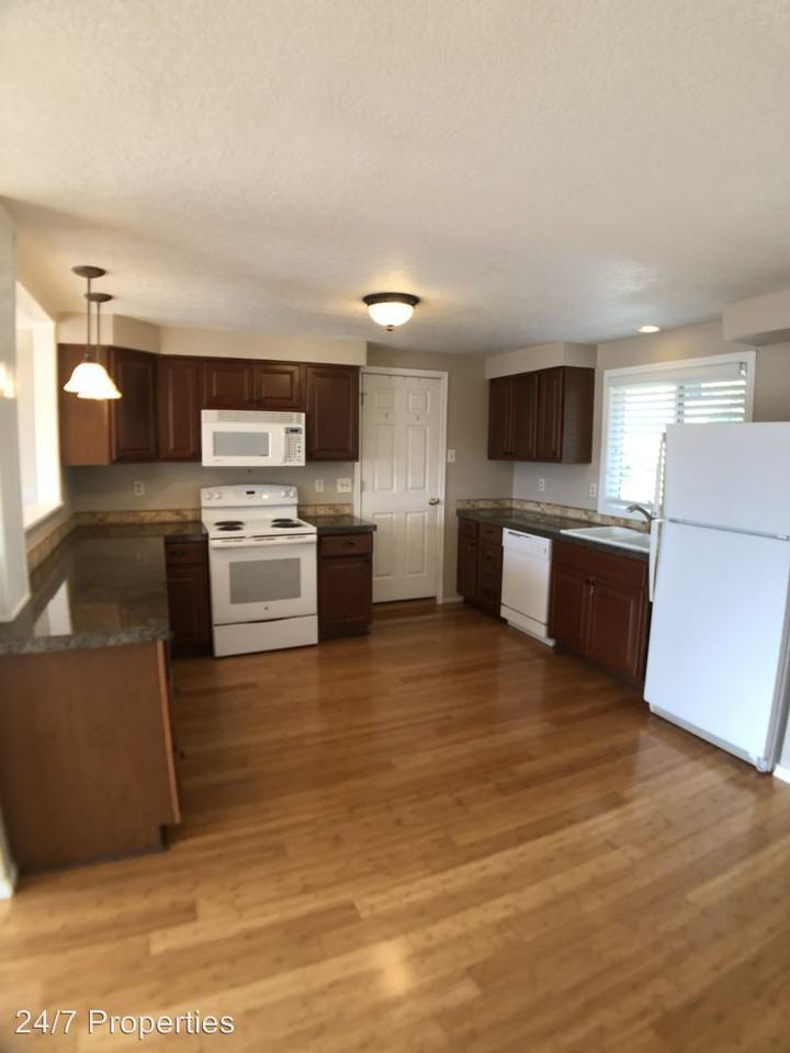 4323 Imperial Dr - Photo 2 of 12