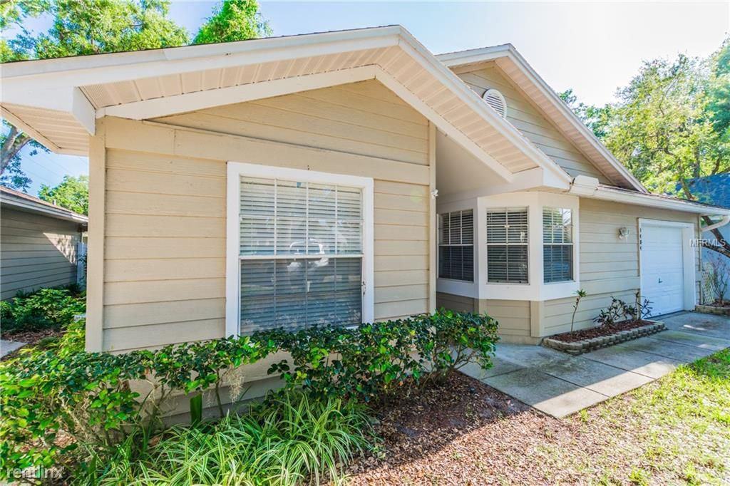 1484 Cairn Ct - Photo 3 of 24