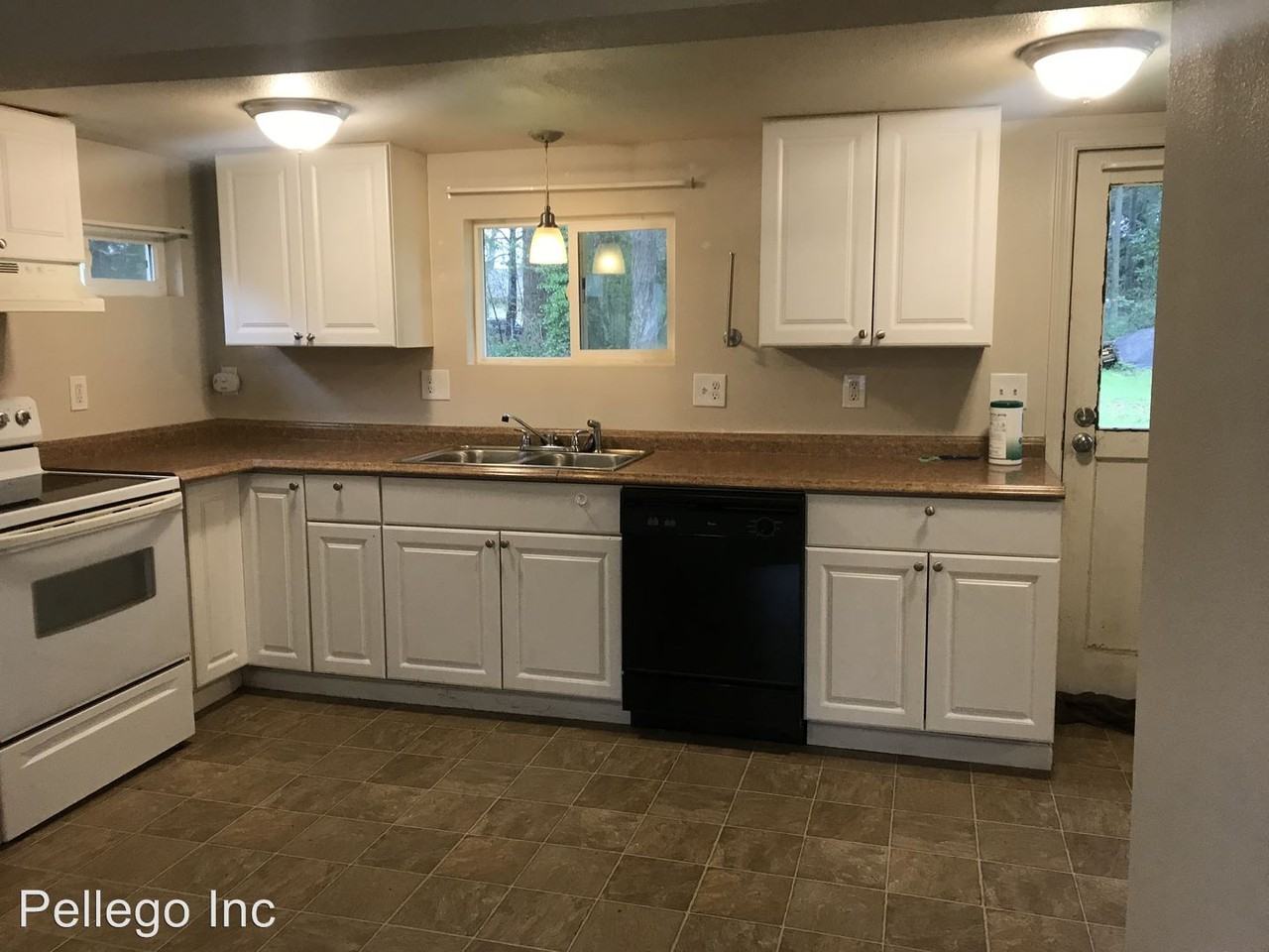 15527 Grant Ave SW - Photo 2 of 3