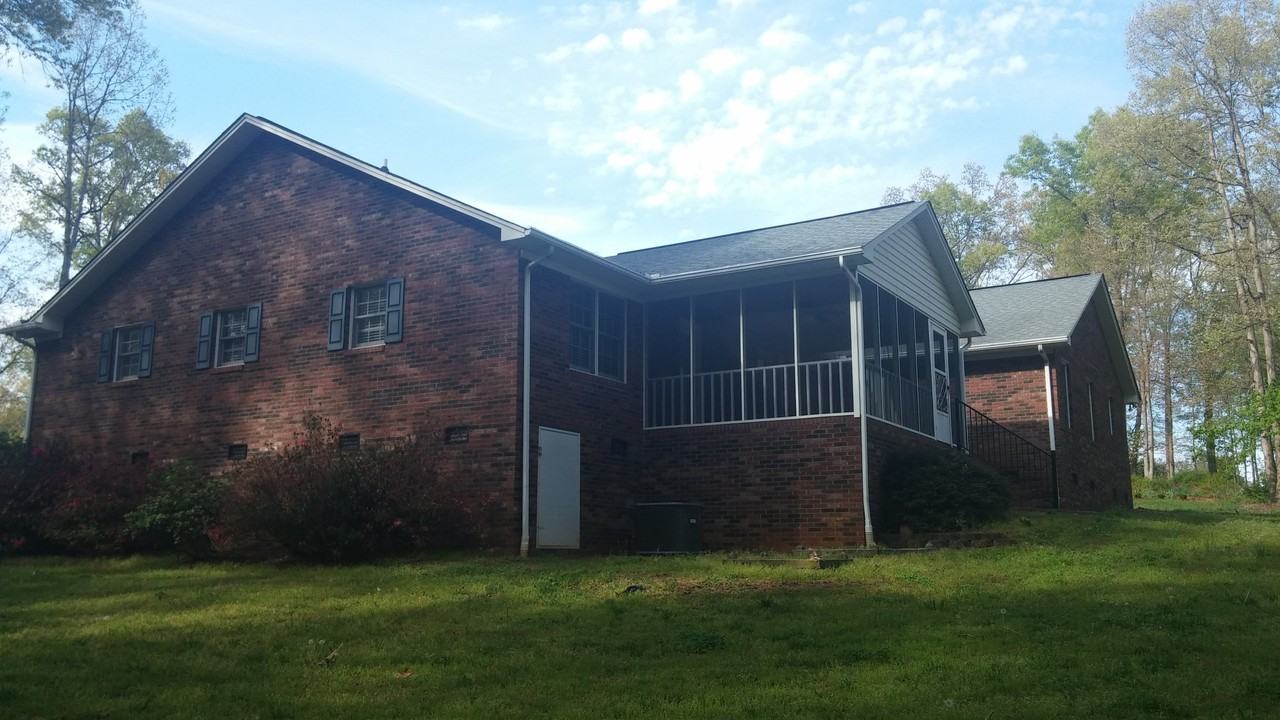 101 Albertville Ln - Photo 3 of 25