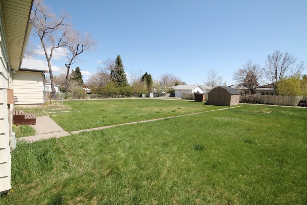 1014 Stampede Ave - Photo 2 of 13