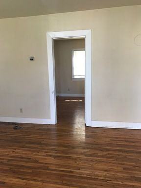 2119 Willow St - Photo 2 of 18