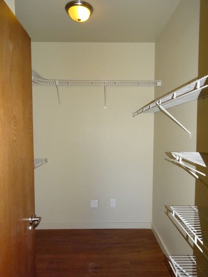 401 10th St SE - Photo 3 of 8