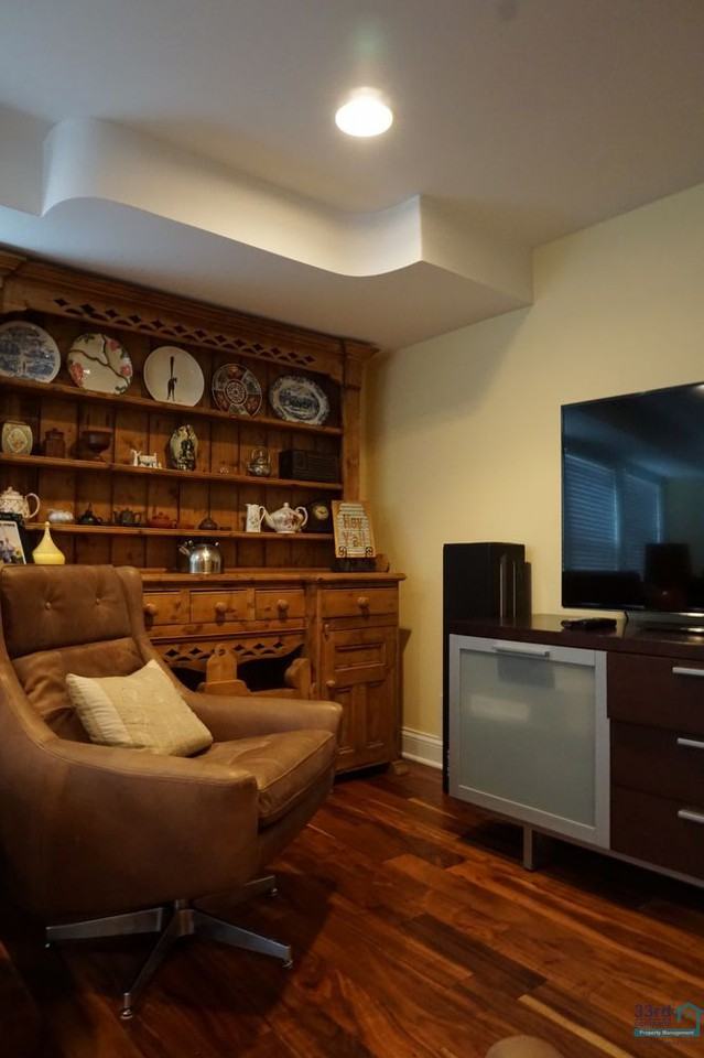 5241 Drew Ave S - Photo 3 of 31