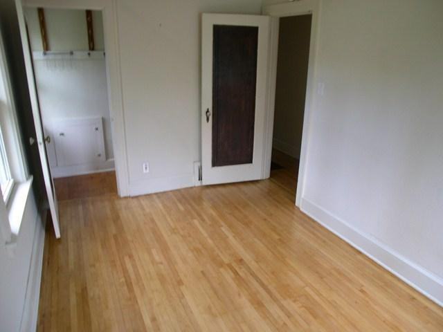 429 W Anoka St - Photo 3 of 8