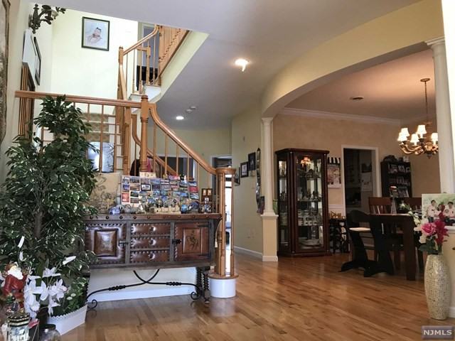 157 Brownstone Ct - Photo 2 of 14