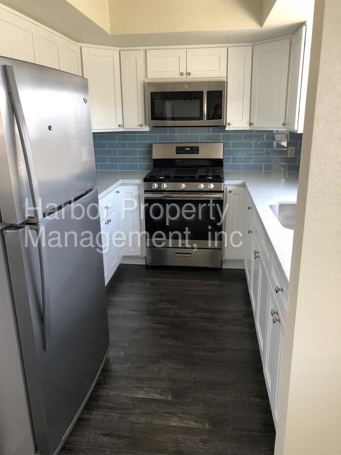 1539 W 158th St #12 - Photo 2 of 17
