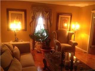 3513 Markham Dr - Photo 3 of 20