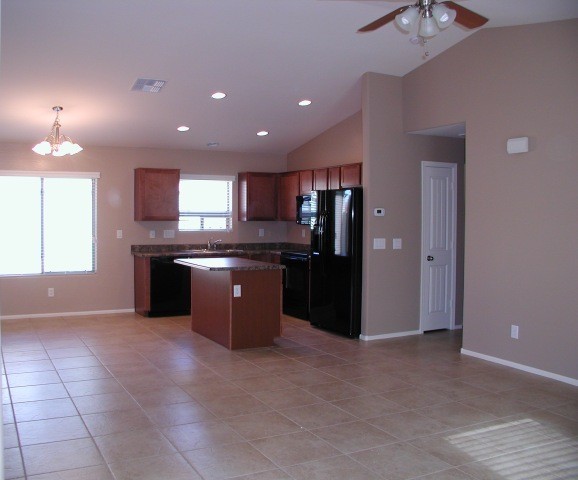 28866 N Coal Ave - Photo 3 of 11