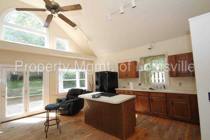 2106 Speed Ave - Photo 3 of 7