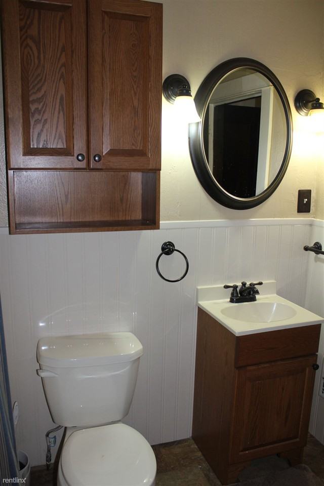 841 Hanover St - Photo 2 of 8