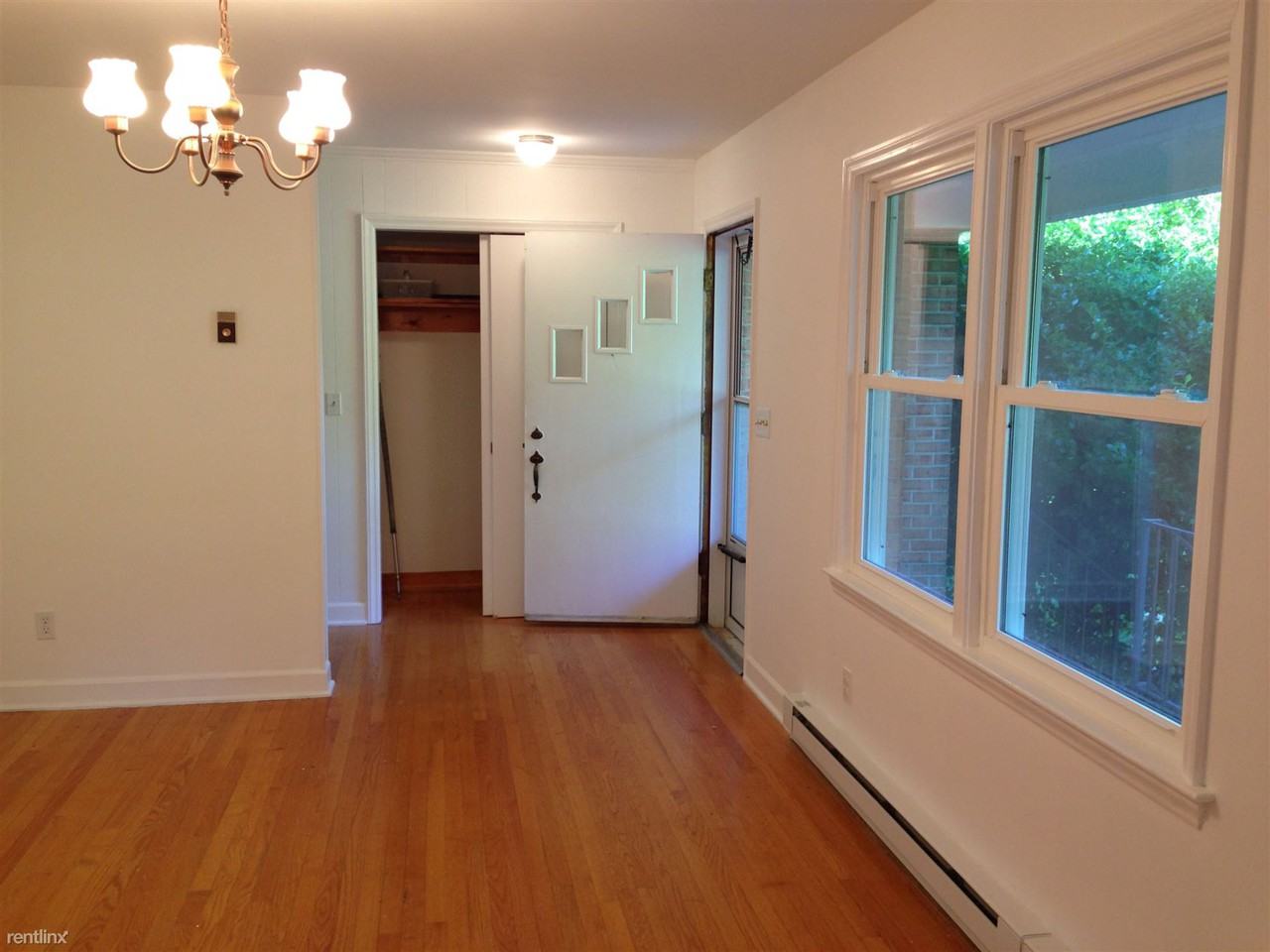 304 Patrick Henry Dr - Photo 3 of 24