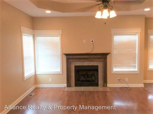 1320 Vantage Ct - Photo 2 of 10