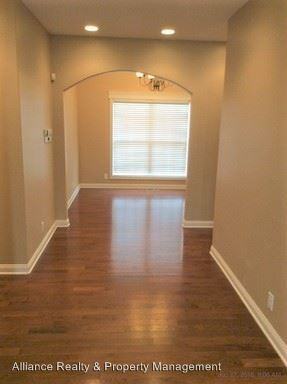 1320 Vantage Ct - Photo 3 of 10