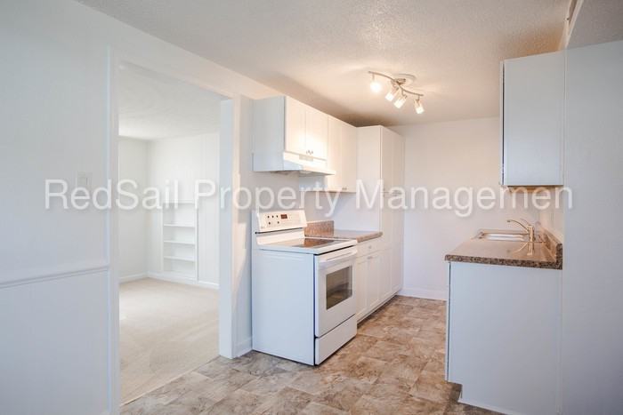 1805 Nickerson Blvd