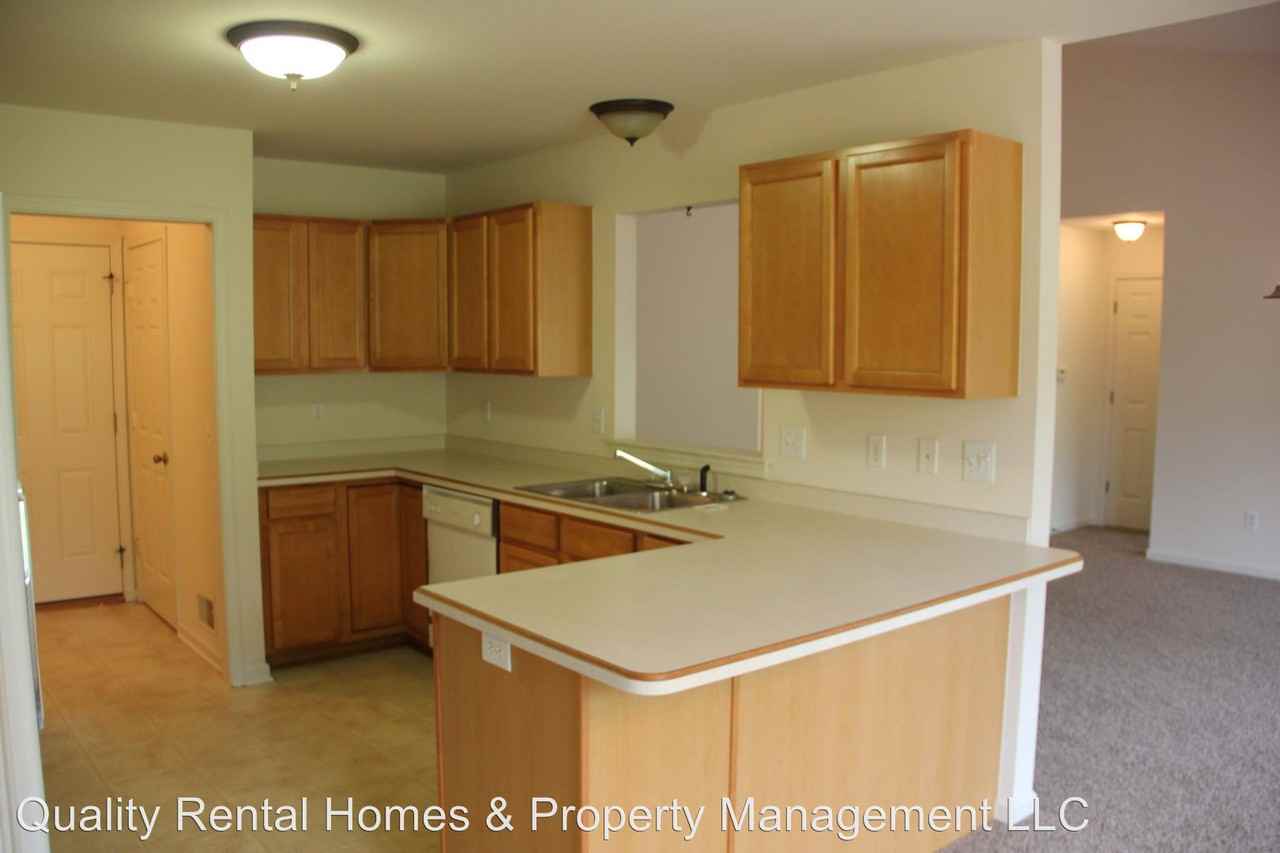 1203 Chestnut Ct - Photo 3 of 12