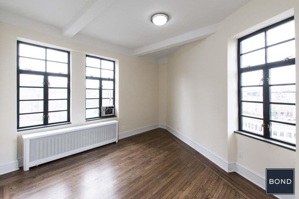 Grove St & West 4th St #4D