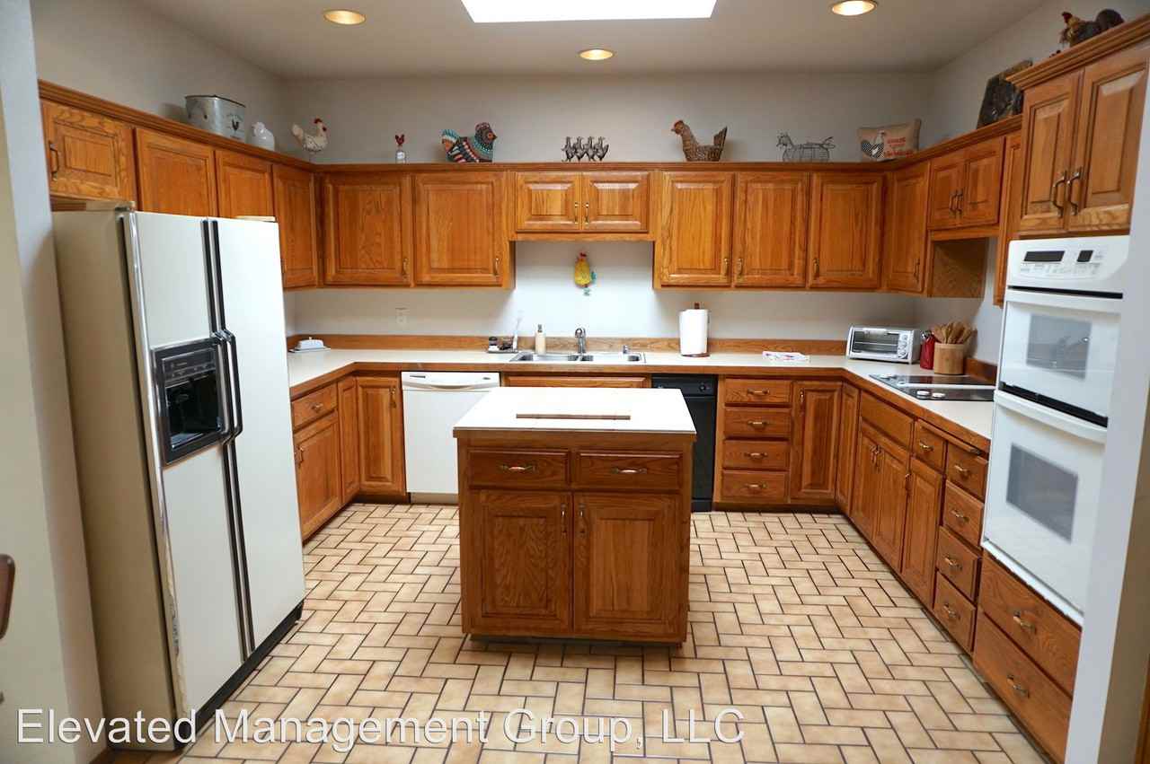 109 Laguna Blvd SW - Photo 2 of 30