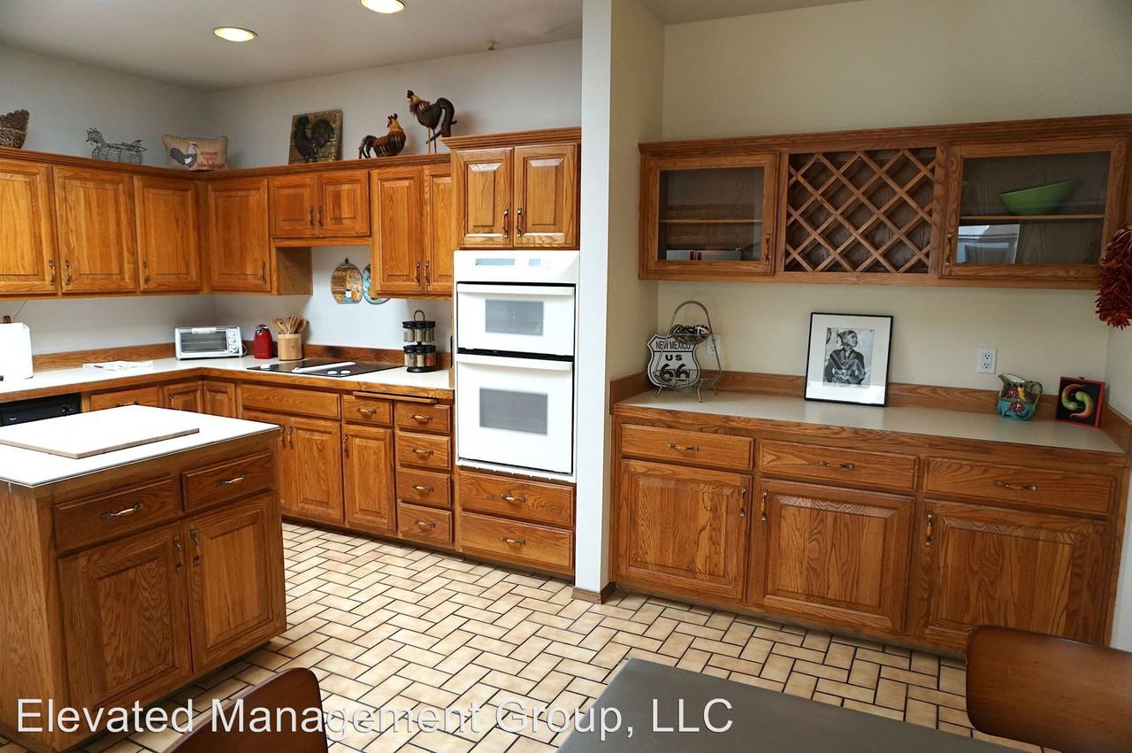 109 Laguna Blvd SW - Photo 3 of 30